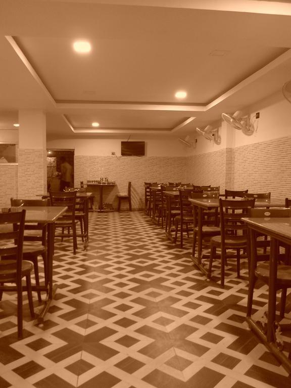 Hotel Nirmal Inn Бхубанешвара Экстерьер фото